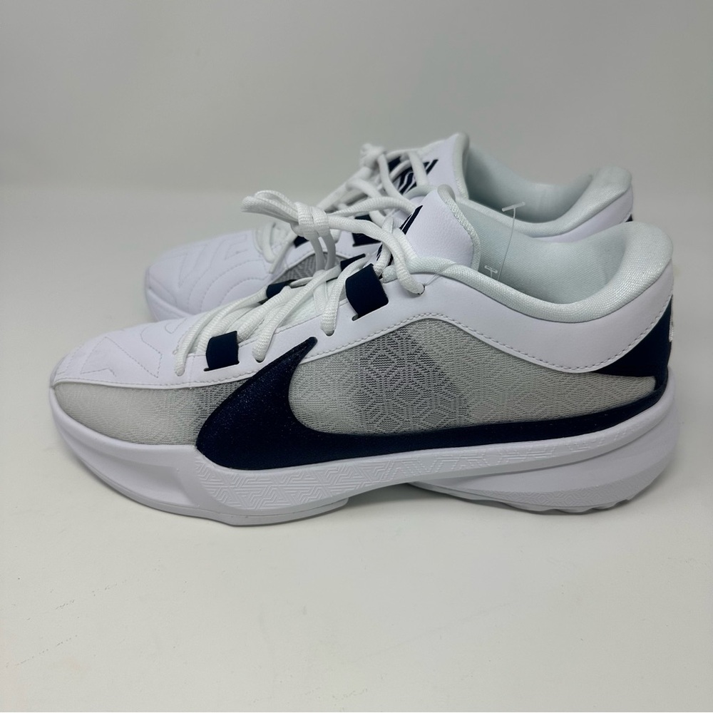 Nike Giannis Freak 5 Men’s Size 8.5 Team White Navy Sneakers Shoes DZ2946-100